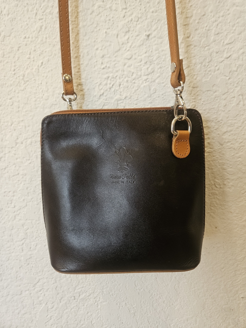 Vintage Vera Pelle Italian Leather Small Crossbody Bag - Black & Tan Accent